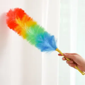 Bunter Staubwedel für Haushalt und Büro, weiche Mikrofaserbürste mit praktischem Griff.