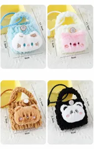 Süße Cartoon Plüsch Strick Münztasche Detailansicht mit Katzen- und Bär-Tier-Designs.