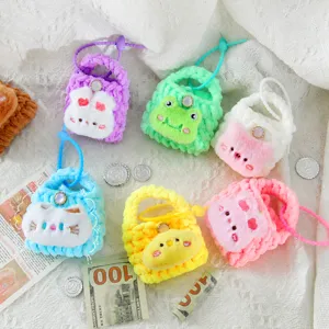 Süße Plüsch Strick Münztasche mit Tierdesign flache Anordnung Hauptproduktansicht.