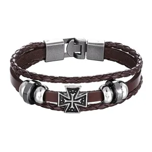 Herren Mehrschicht geflochtenes Lederarmband mit Retro Metall Kreuz Anhänger und sicherem Verschluss.