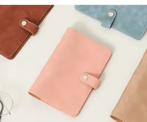 A6 PU pelle quaderno con anelli agenda taccuino copertina con bottone a pressione in metallo.