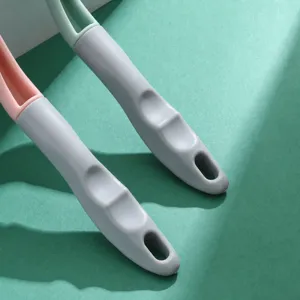 Mango de cepillo de limpieza ergonómico con diseño antideslizante para un uso diario cómodo.