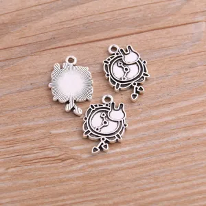 DIY lega gioielli ciondoli con simpatico design coniglio orologio in argento per artigianato.