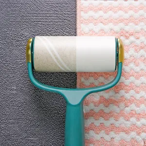 Handlicher Fusselroller zur Tierhaarentfernung mit ergonomischem grünen Griff Design.