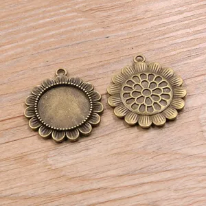 Vintage sunflower bezel tray and pendant charm set, antique bronze alloy for 20mm crafts.