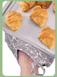 Guanto da forno isolante con stampa di cervo, guanto da cucina antiscivolo e ispessito per cottura.