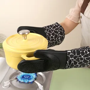 Guanti da cucina resistenti al calore con motivo giraffa in silicone per forno e microonde