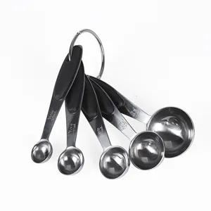 Set di misurini in acciaio inossidabile con manici in silicone utensili cucina