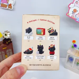 Blindbox Verpackung mit sechs süßen schwarzen Katzen Designs und einer geheimen Edition.