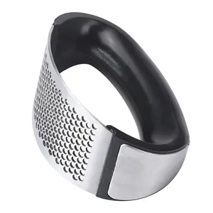 Stainless steel garlic press manual kitchen ginger crusher ergonomic ring garlic minced tool