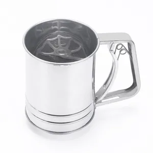 Tazza setaccio per farina a pressione manuale in acciaio inossidabile per dolci e zucchero.