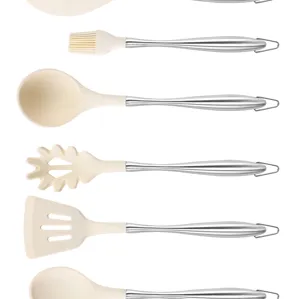Détail d'ustensile de cuisine en silicone montrant spatules et cuillères résistantes.