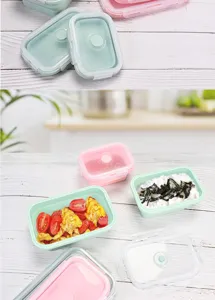 Portatile scatola per pranzo in silicone pieghevole dettaglio con coperchio sigillato.