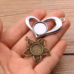 DIY lega gioielli cabochon base vassoio tondo cuore e fiore pendente montatura set