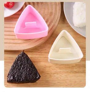 Set di stampi per polpette di riso triangolari, pressa per sushi in plastica rosa bianco.