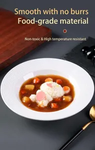Detailansicht der niedlichen Bären-Reisform mit leckerem Curry für das Heimkochen.