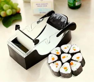 Vista detallada de máquina para hacer sushi DIY, molde de plástico para rollos de arroz caseros.