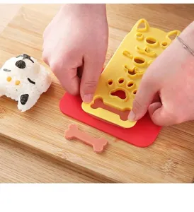 Molde de bola de arroz perro lindo DIY sushi maker juego, herramienta de prensa de plástico.
