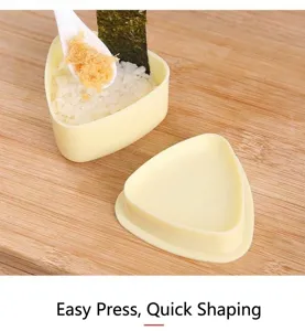 Dreieckige Reisballenform Kunststoff Sushi Maker DIY Bento Kuche Backwerkzeug gelb
