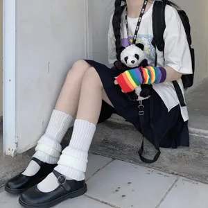 Zoete Japanse Lolita witte gebreide slouch sokken en beenwarmers voor gezellige winter.