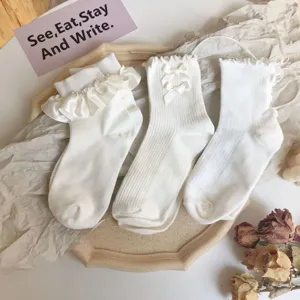 Weiße Rüben Schleife Spitzen Socken Detailaufnahme, süßer japanischer Stil Zubehör Nahaufnahme