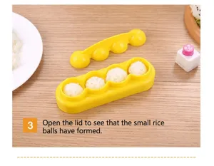Detailansicht der 4-Ball Reiskugel-Form und des Werkzeugs für einfache Sushi-Zubereitung zu Hause.