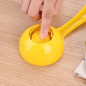 Gelbe Kunststoff Reiskugel Form Kueche DIY Werkzeug fuer haebnliche Halbkreis Reis Zubereitung.