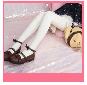 Süße Lolita weiße Samtstrumpfhose und braune Schleifenschuhe für süße Cosplay Outfits.