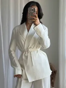 Ensemble blazer et pantalon femme en mélange de lin blanc taille nouée élégant