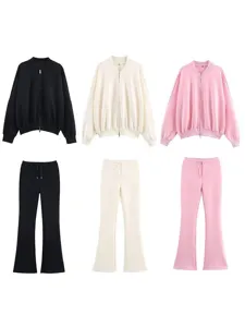 Ensemble de survetement decontracte pour femme avec veste bomber et pantalon evase tendance.
