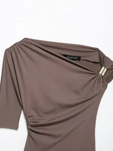 Asymmetrical metal-trimmed one-sleeve stretchy slim fit casual women T-shirt top style
