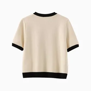Kurzärmliger Strickpullover mit Kontrastkanten und klassischem Rundhalsausschnitt für Damen.