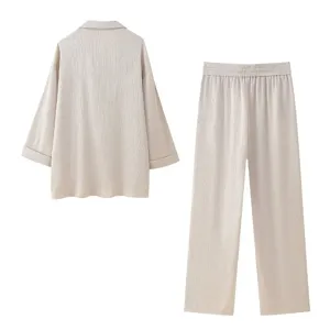 Elegante conjunto plisado de dos piezas para mujer, top informal y pantalon para primavera.