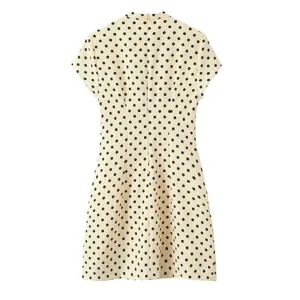 Kurzarm Pünktchen Kleid Rückseite, elegantes Sommer schmal geschnittenes Freizeitkleid.