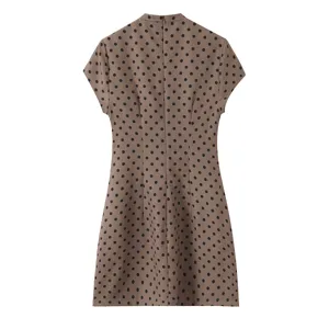 Französisches Vintage-Punkte-Schlank-Kurz-Kleid Detail Rückansicht, elegante Sommerkleidung.