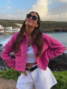 Mujer chaqueta camisa de lana rosa casual manga larga con botones estilo otoño moda.
