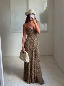 Leopard print camisole long dress for women, sexy V-neck slim fit summer casual maxi dress.