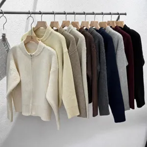 Casual gebreid vest met rits voor dames, comfortabele losse trui en buitenkleding.