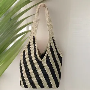 Sac bandoulière en paille à rayures diagonales, grand sac de plage tissé pour femmes.