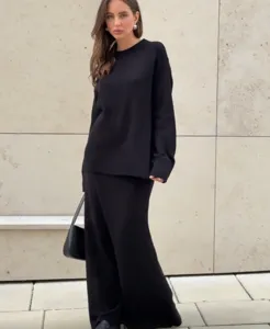 Ensemble pull et jupe en tricot confortable pour femme, tenue décontractée automne hiver.
