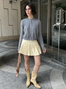 Graue Strickjacke mit Knöpfen für Damen, lässiger leichter Rundhals Pullover Top.