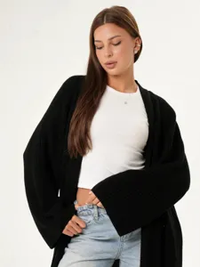 Dames zwarte oversize gebreide cardigan trui met een comfortabele losse pasvorm nu.
