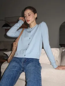 Hellblaue Strickjacke mit Knöpfen Damen lässiger Rundhalsausschnitt dünner Pullover