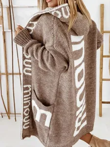 Damen Strickjacke langarm mit Kapuze oversize Freizeit Mantel mit Buchstaben Muster.
