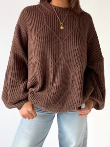 Brauner Grobstrickpullover für Damen, gemütlicher Oversize Pullover für Herbst und Winter Mode.