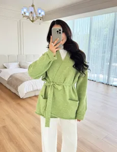 Cárdigan de punto verde para mujer, suéter casual de manga larga con cinturón para uso diario.