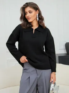 Suéter de punto negro para mujer con cuello polo elegante y manga larga, estilo casual diario.