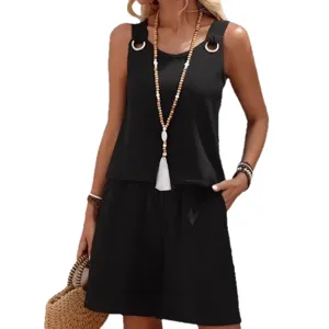 Ensemble deux pièces décontracté de couleur unie sans manches haut et short pour femme.