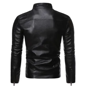 Vue arrière détaillée de la veste de moto en cuir PU noir pour homme avec col montant et zips.