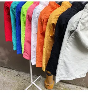 Bunte Herren Casual Strandshorts mehrfarbige Sommer Shorts Variante Display Artikel Stil